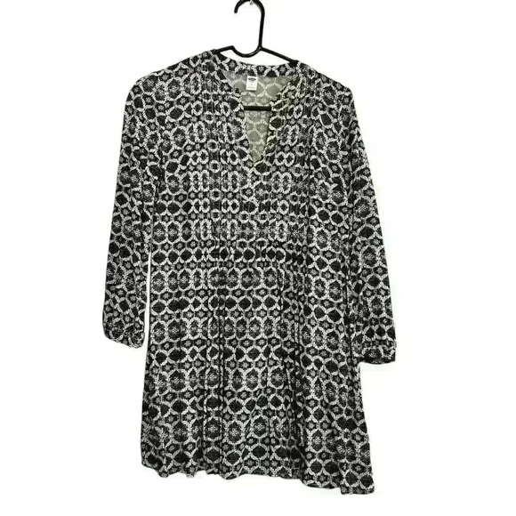 Old Navy, black and white‎ dress. Size small petite. - Picture 1 of 6